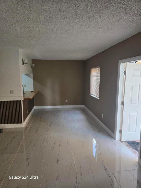 6023 10th Avenue N 115, Greenacres, FL 33463