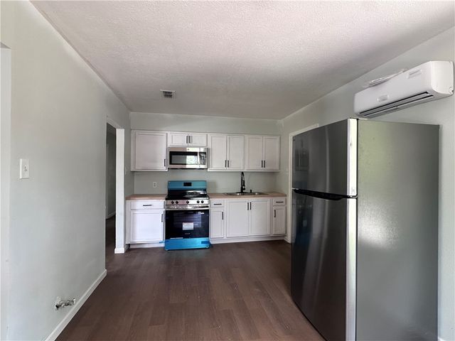 4533 Bluebelle, Corpus Christi, TX 78416