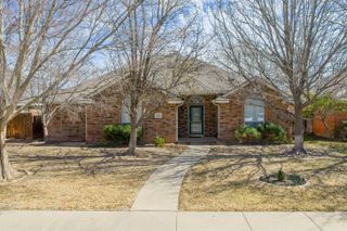 5721 FOXCROFT Drive, Amarillo, TX 79109