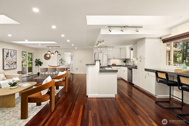 2310 216th Avenue SE, Sammamish, WA 98075