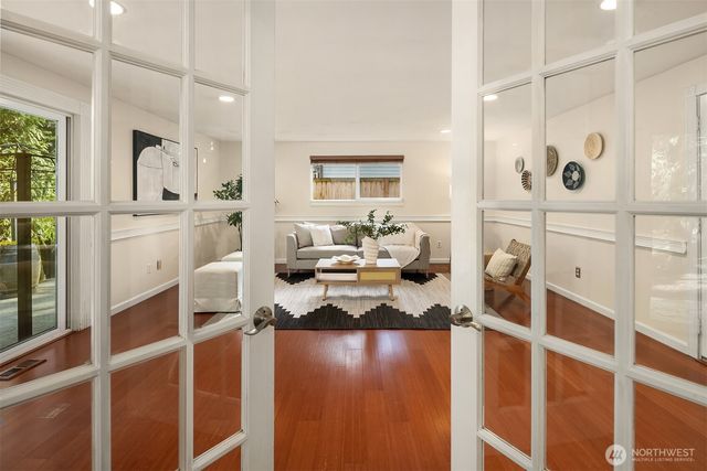 2310 216th Avenue SE, Sammamish, WA 98075