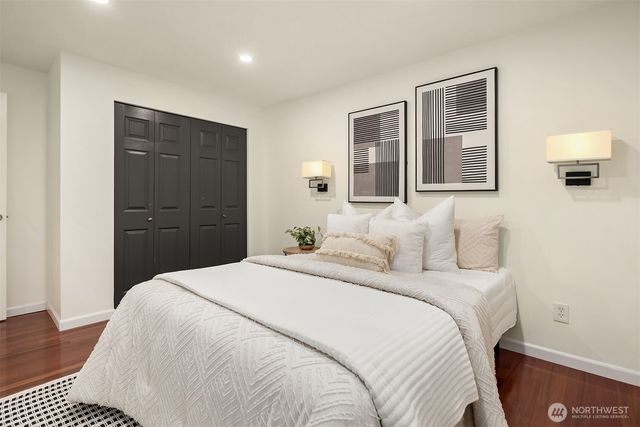 2310 216th Avenue SE, Sammamish, WA 98075