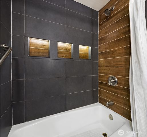 2310 216th Avenue SE, Sammamish, WA 98075