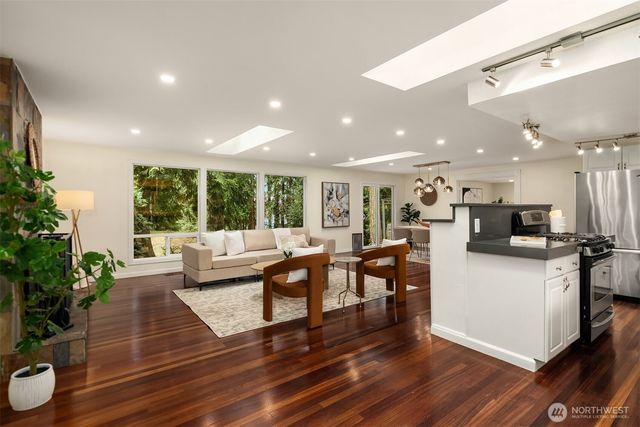 2310 216th Avenue SE, Sammamish, WA 98075