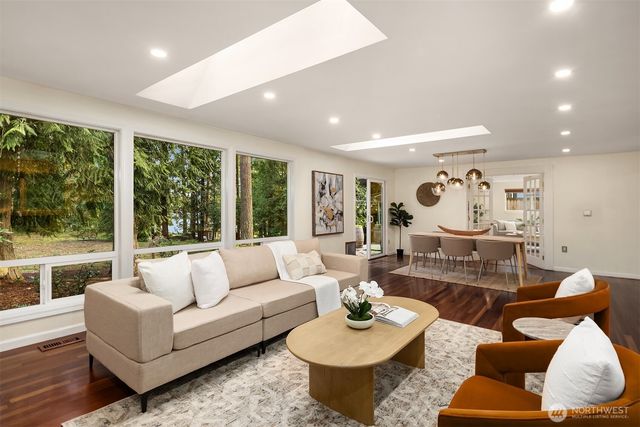 2310 216th Avenue SE, Sammamish, WA 98075