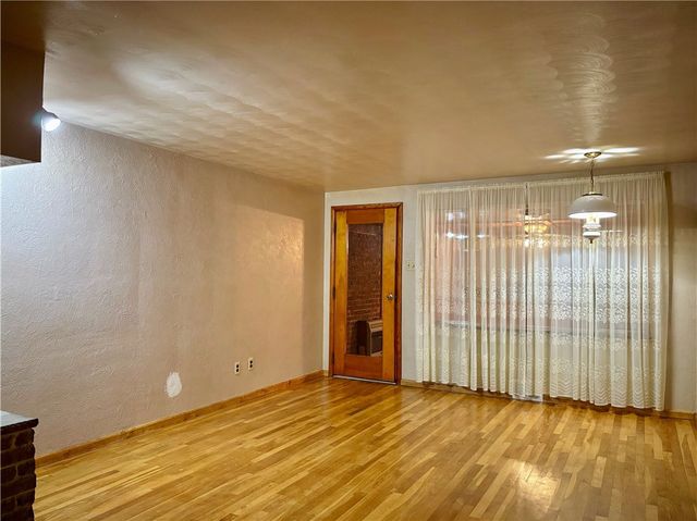 421 Old Jacks Run Rd, White Oak, PA 15642