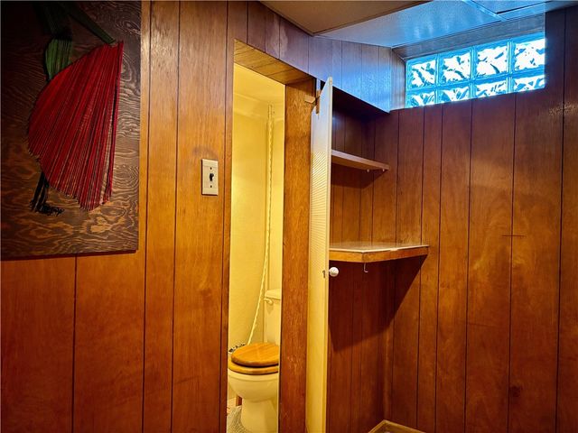 421 Old Jacks Run Rd, White Oak, PA 15642