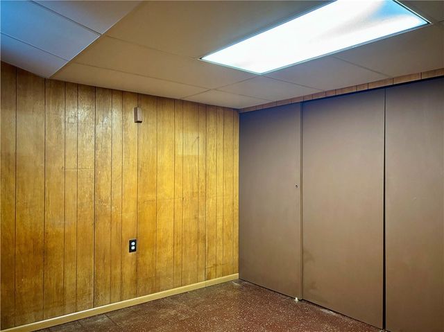 421 Old Jacks Run Rd, White Oak, PA 15642