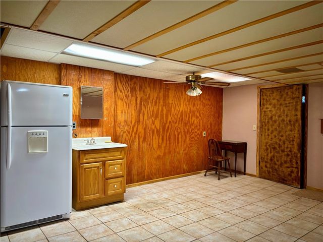 421 Old Jacks Run Rd, White Oak, PA 15642