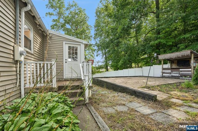 6 Woodlawn Terrace, Randolph Township, NJ 07869