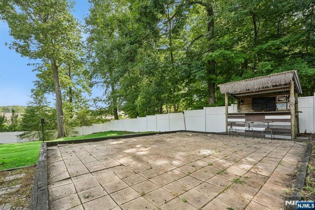 6 Woodlawn Terrace, Randolph Township, NJ 07869