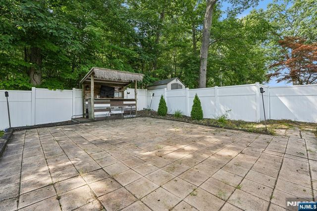 6 Woodlawn Terrace, Randolph Township, NJ 07869