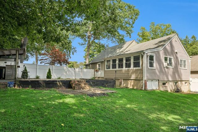 6 Woodlawn Terrace, Randolph Township, NJ 07869