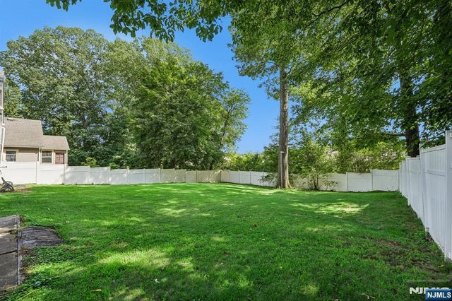 6 Woodlawn Terrace, Randolph Township, NJ 07869