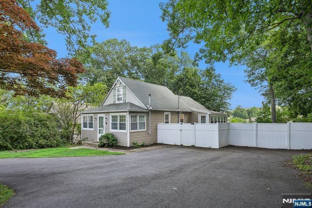 6 Woodlawn Terrace, Randolph Township, NJ 07869