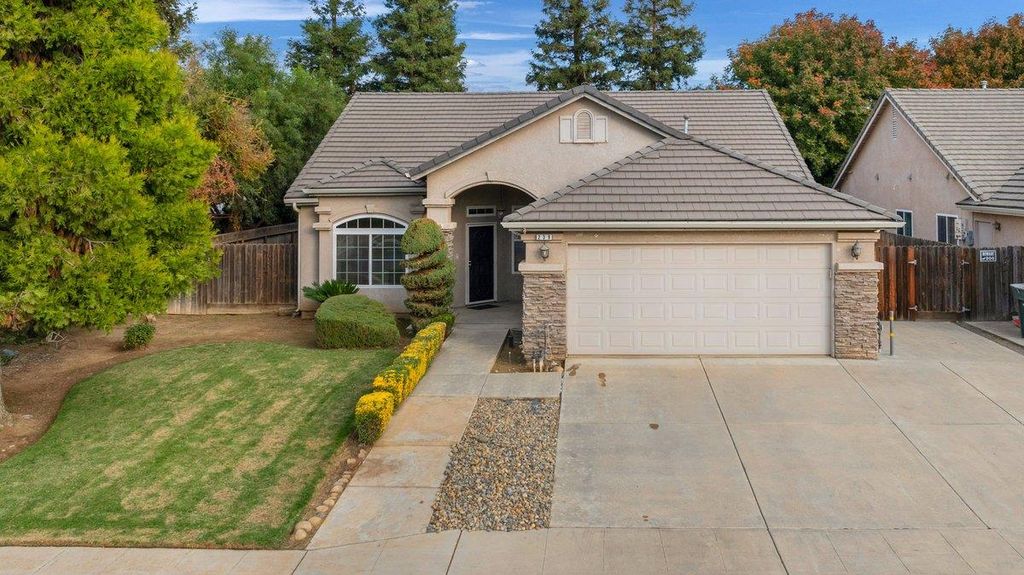 239 N Timmy Avenue, Clovis, CA 93612