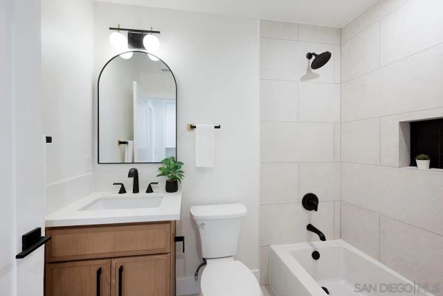 6211 SYRACUSE LANE, San Diego, CA 92122