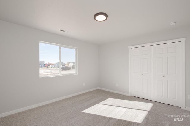 7070 E Shields Dr, Nampa, ID 83687