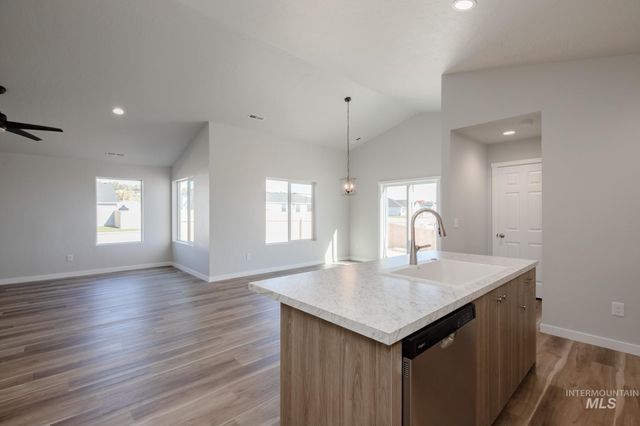 7070 E Shields Dr, Nampa, ID 83687