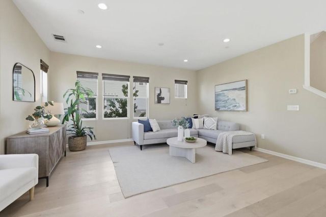 403 S Hummingbird Lane, San Mateo, CA 94402