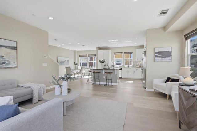 403 S Hummingbird Lane, San Mateo, CA 94402