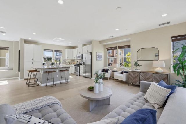 403 S Hummingbird Lane, San Mateo, CA 94402