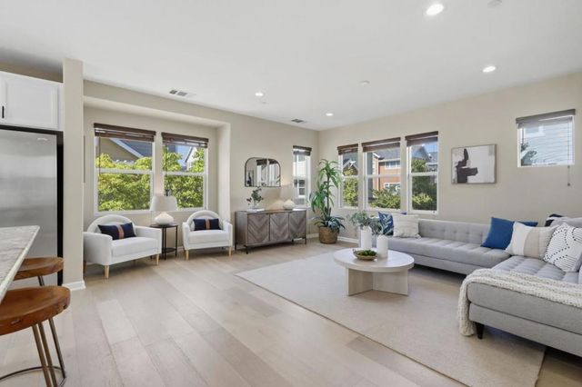 403 S Hummingbird Lane, San Mateo, CA 94402