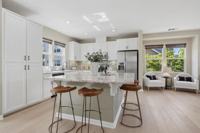 403 S Hummingbird Lane, San Mateo, CA 94402