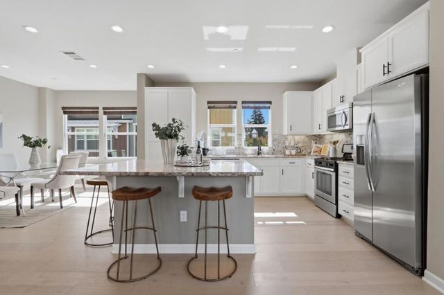 403 S Hummingbird Lane, San Mateo, CA 94402