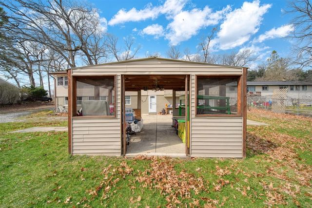 2705 Glendale Road, Jackson, MI 49203