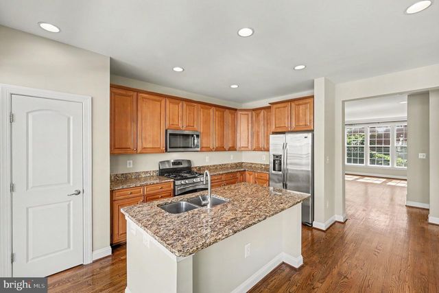 8046 RESERVE WAY, Vienna, VA 22182