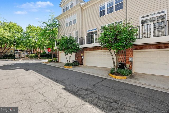 8046 RESERVE WAY, Vienna, VA 22182