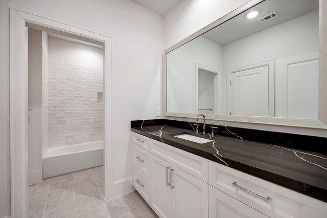 111 Wellington Row Road, Houston, TX 77024