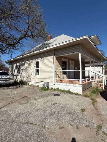 2042 E 9th St N, Wichita, KS 67214