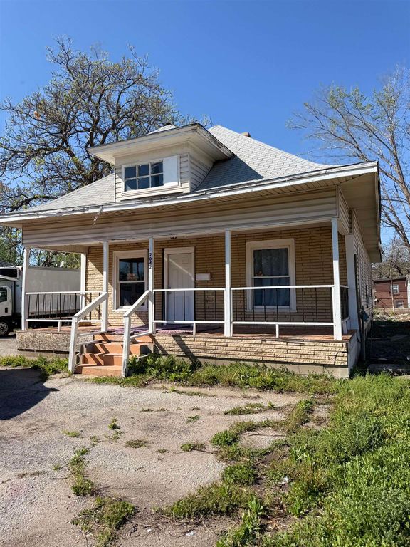 2042 E 9th St N, Wichita, KS 67214