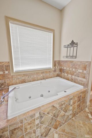 7312 W St Andrews Avenue, Yorktown, IN 47396
