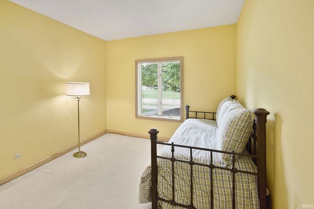 7312 W St Andrews Avenue, Yorktown, IN 47396