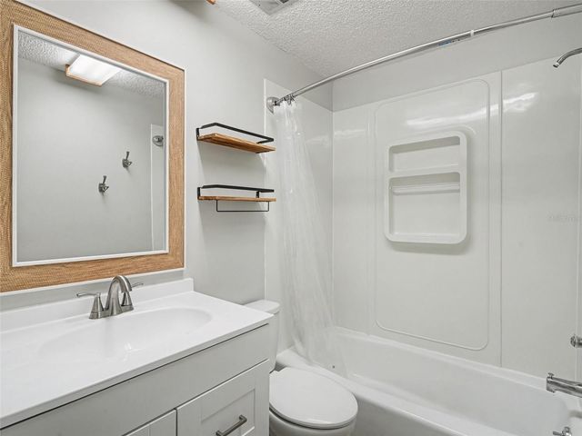 3390 RAMBLEWOOD COURT, Sarasota, FL 34237