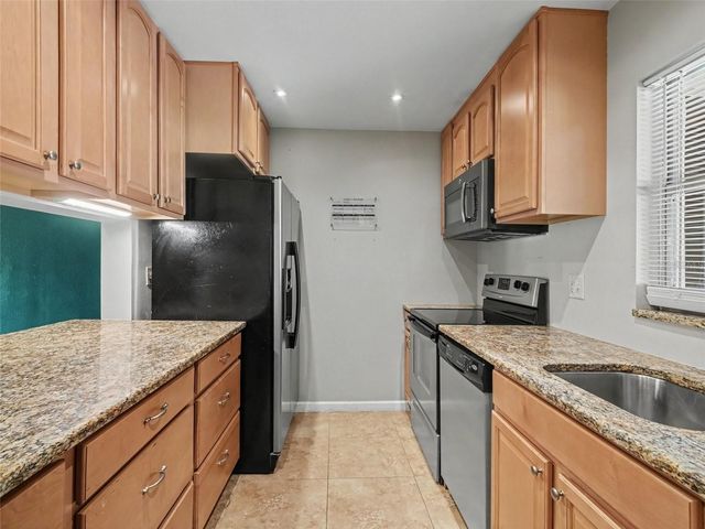 3390 RAMBLEWOOD COURT, Sarasota, FL 34237