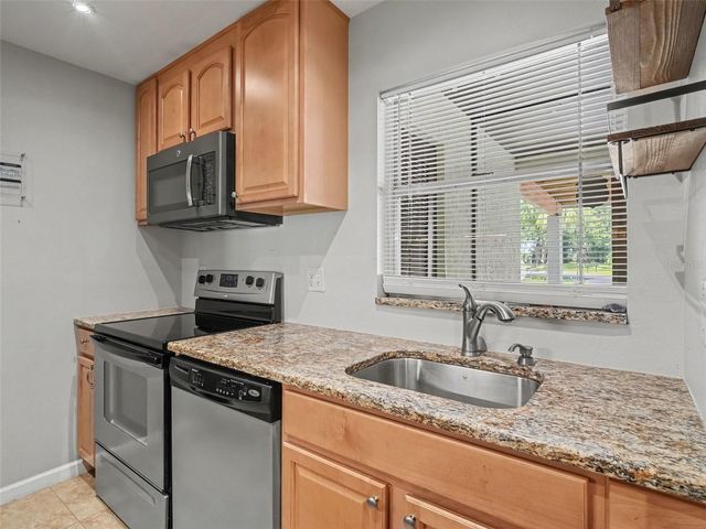 3390 RAMBLEWOOD COURT, Sarasota, FL 34237