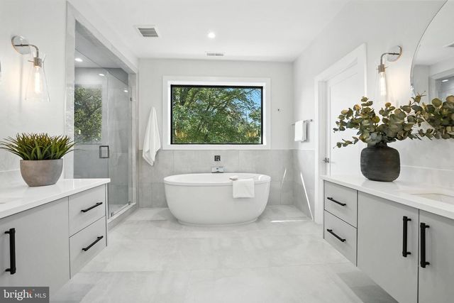 1910 CHERRI DR, Falls Church, VA 22043