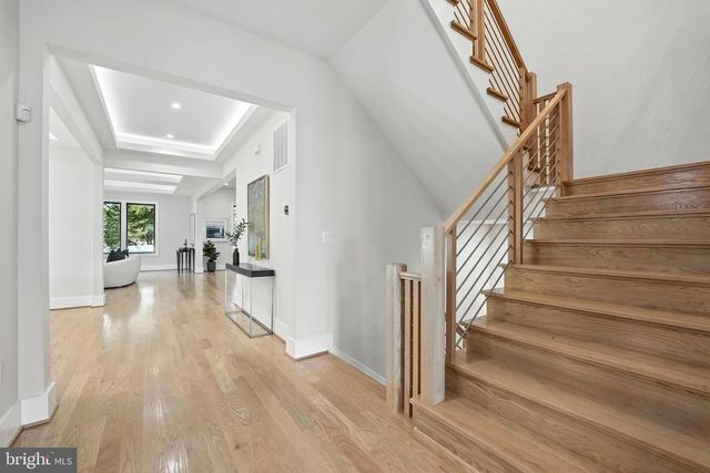 1910 CHERRI DR, Falls Church, VA 22043