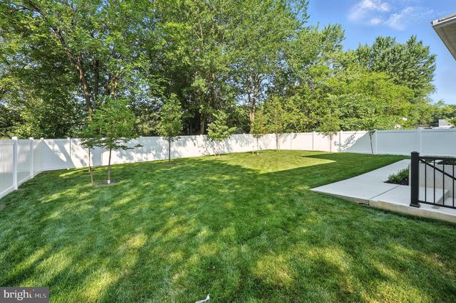 1910 CHERRI DR, Falls Church, VA 22043