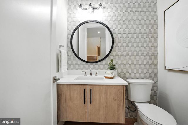 1910 CHERRI DR, Falls Church, VA 22043