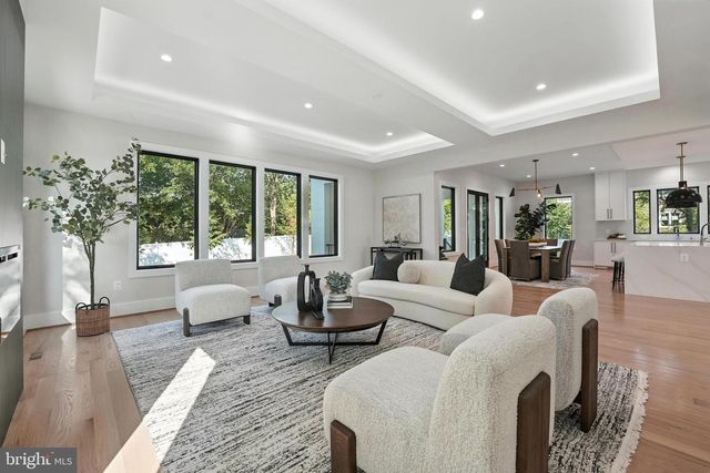 1910 CHERRI DR, Falls Church, VA 22043