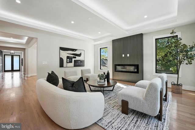 1910 CHERRI DR, Falls Church, VA 22043