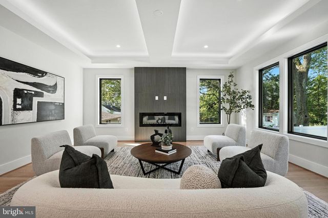 1910 CHERRI DR, Falls Church, VA 22043