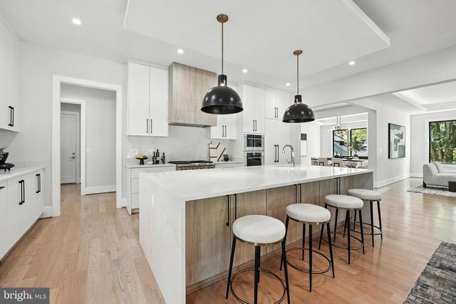 1910 CHERRI DR, Falls Church, VA 22043