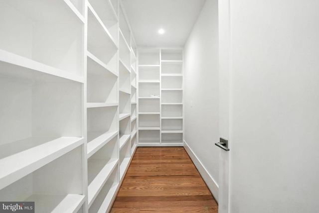 1910 CHERRI DR, Falls Church, VA 22043