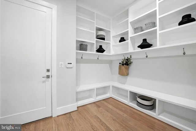 1910 CHERRI DR, Falls Church, VA 22043